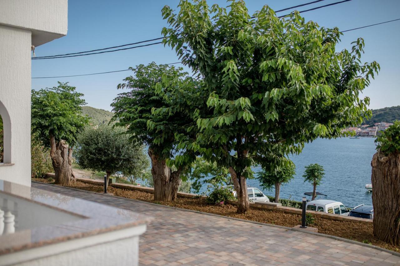 Apartments And Rooms By The Sea Supetarska Draga - Gornja, Rab - 11579 外观 照片