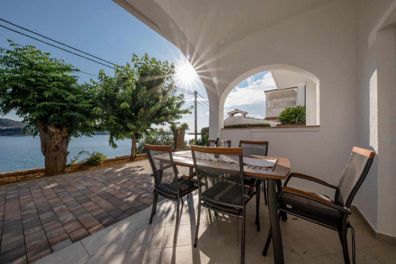 Apartments And Rooms By The Sea Supetarska Draga - Gornja, Rab - 11579 外观 照片