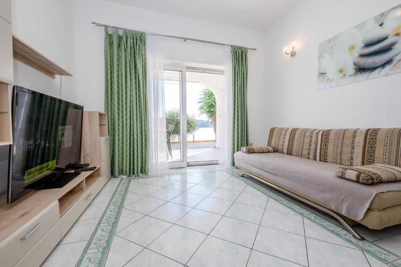 Apartments And Rooms By The Sea Supetarska Draga - Gornja, Rab - 11579 外观 照片