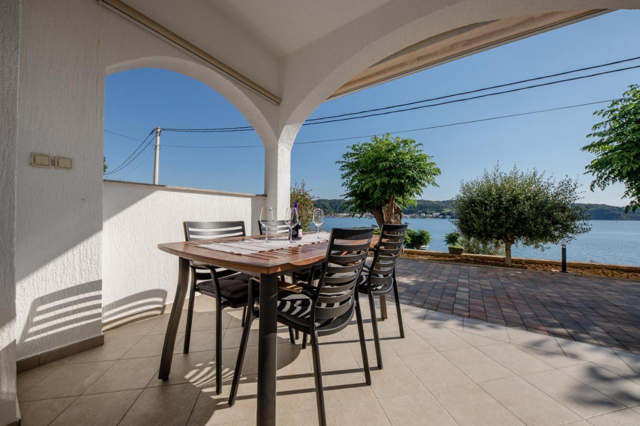 Apartments And Rooms By The Sea Supetarska Draga - Gornja, Rab - 11579 外观 照片