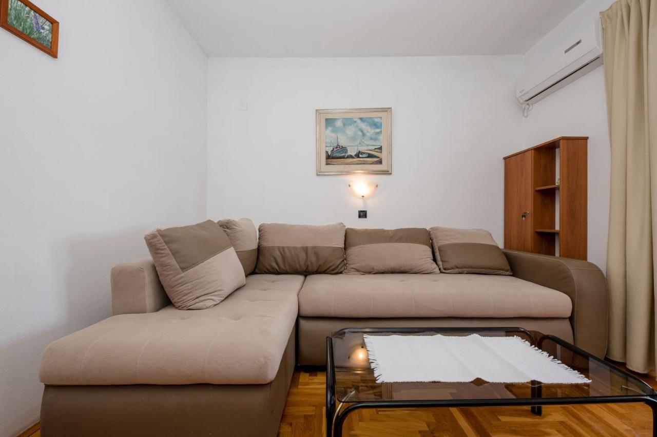 Apartments And Rooms By The Sea Supetarska Draga - Gornja, Rab - 11579 外观 照片