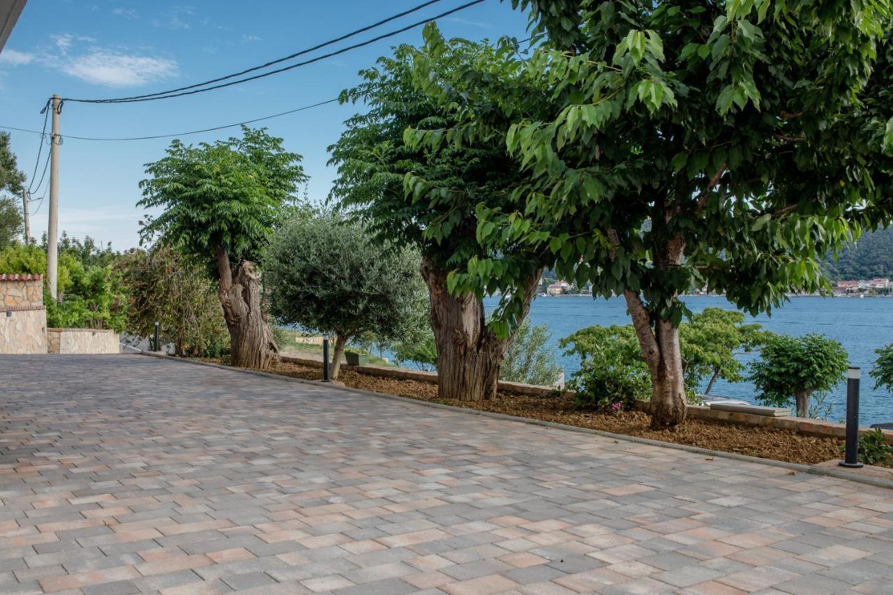 Apartments And Rooms By The Sea Supetarska Draga - Gornja, Rab - 11579 外观 照片