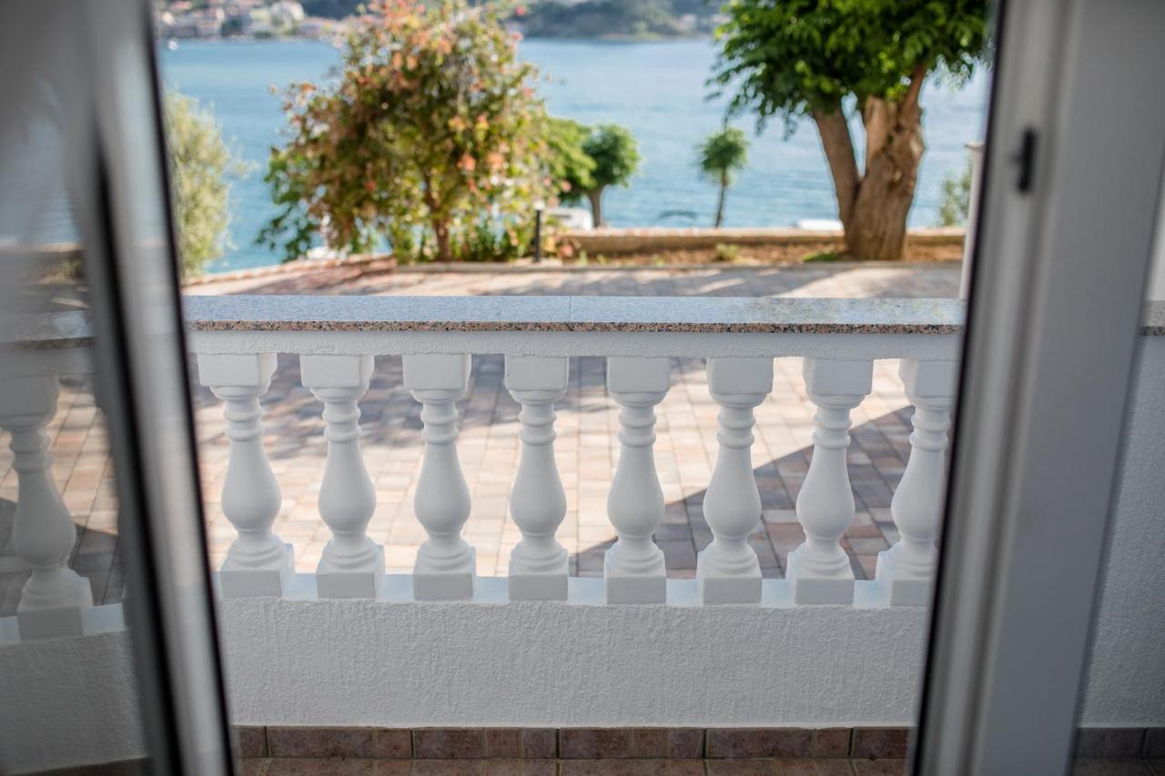 Apartments And Rooms By The Sea Supetarska Draga - Gornja, Rab - 11579 外观 照片