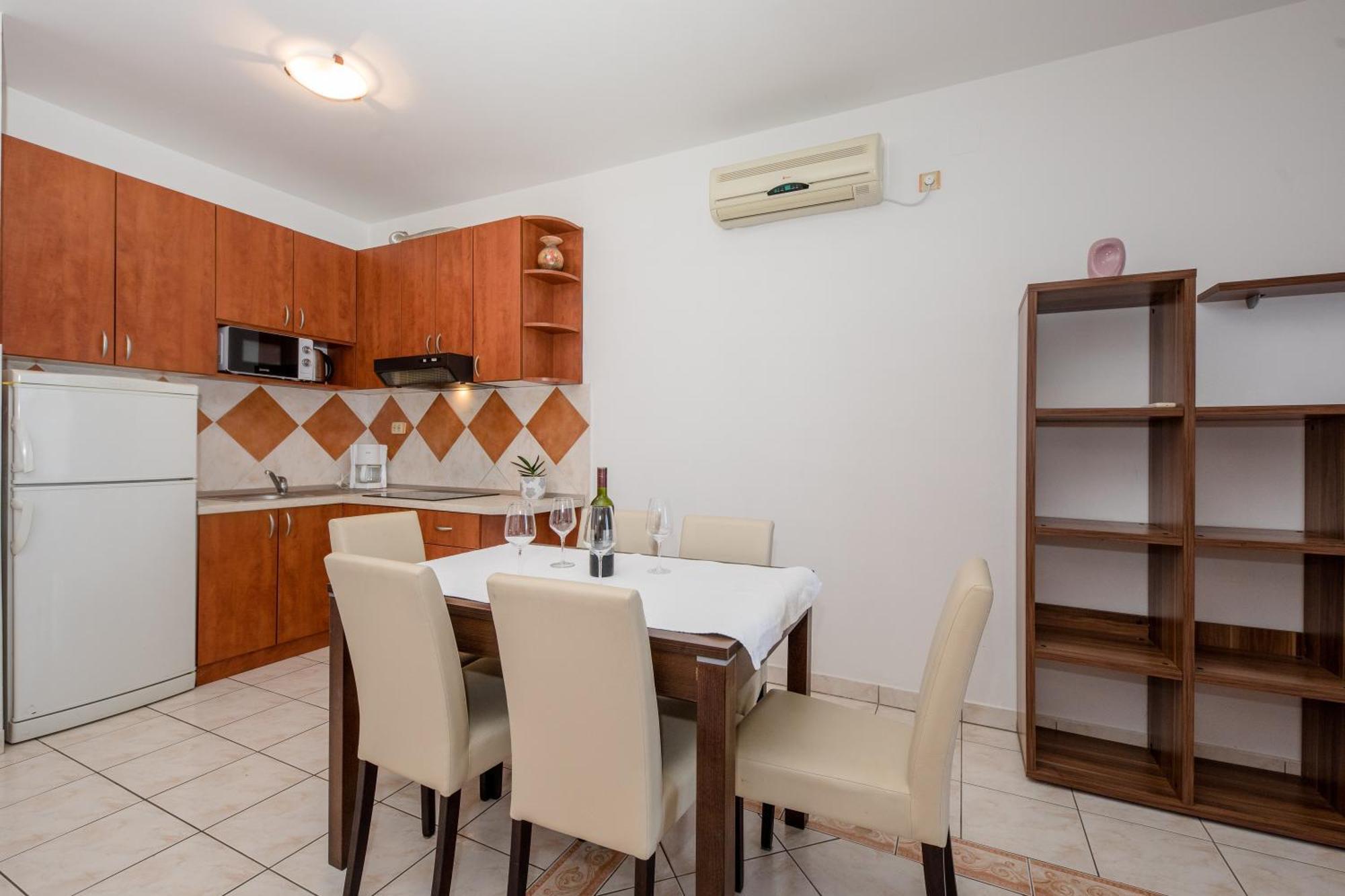 Apartments And Rooms By The Sea Supetarska Draga - Gornja, Rab - 11579 客房 照片
